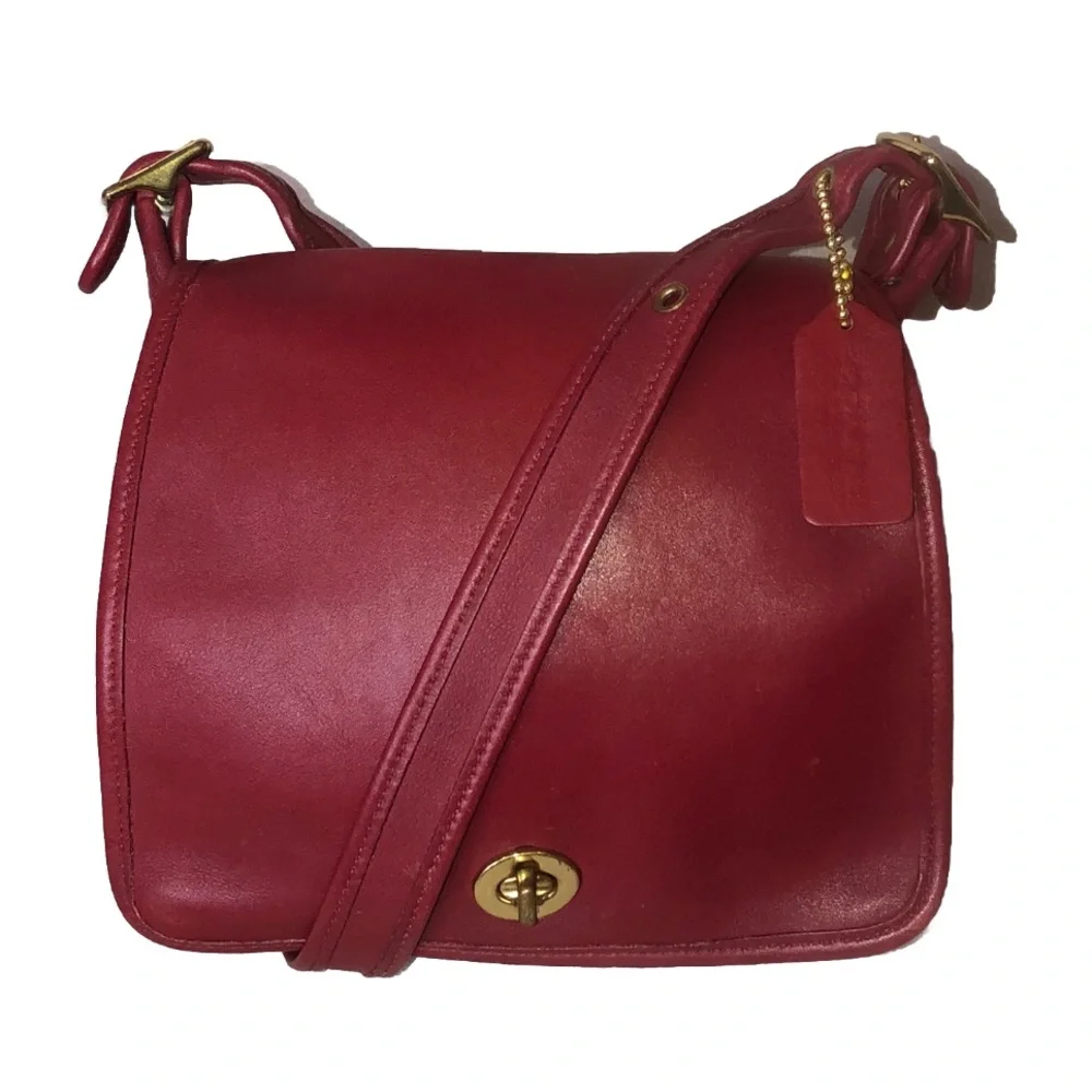 Vintage COACH COMPANION Red Gloved Tanned Turn Lock Crossbody Bag USA 9715